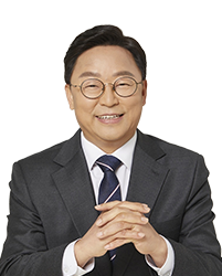 A Picture of Lee Yong Kyun                 